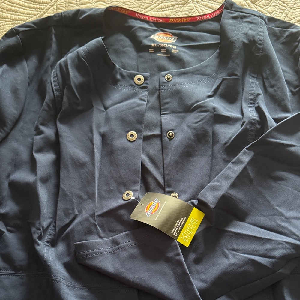 Dickies Women’s Navy Button-Up Scrub Jacket